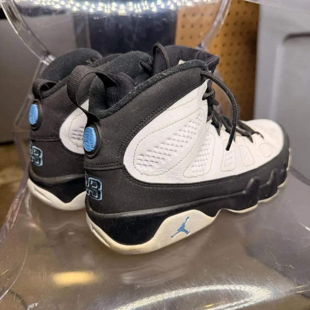 Jordan Men's White and Blue Trainers